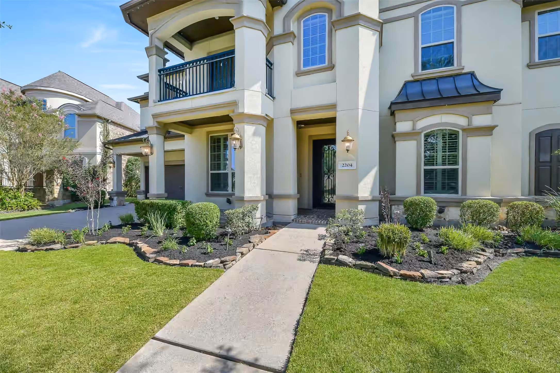 Photo 3 of 2204 Texoma Bend Lane, Friendswood, TX