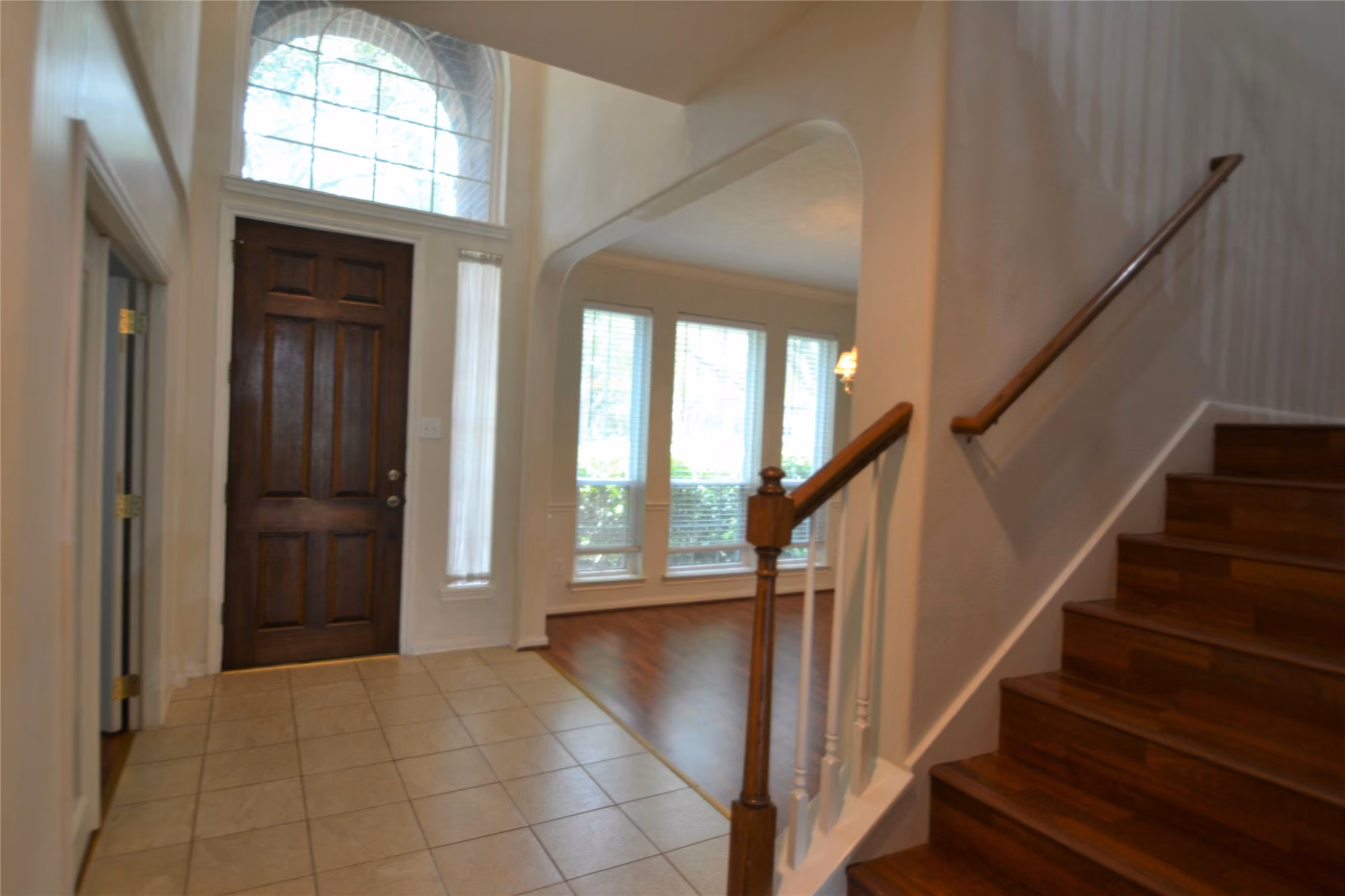 Photo 4 of 12110 LAUREL Court, Stafford, TX