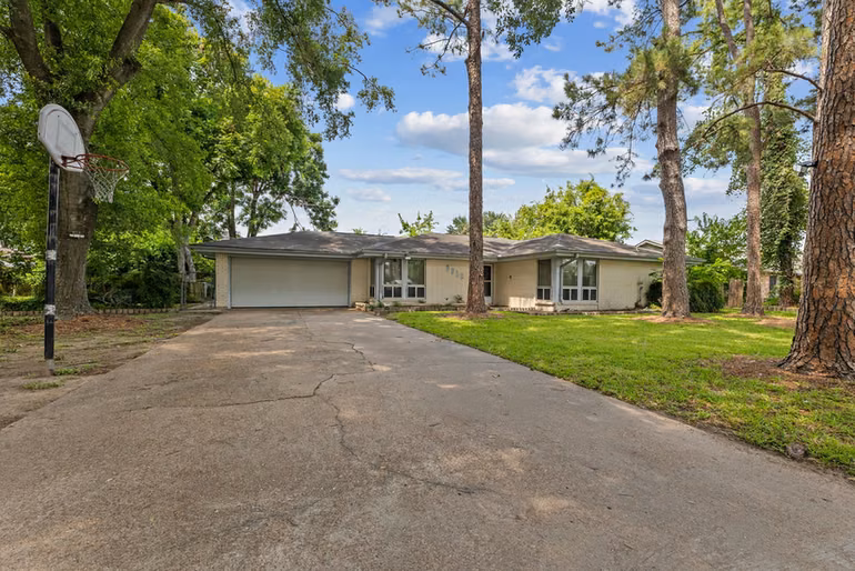 Photo of 2818 Ellington Street, Houston, TX 77088