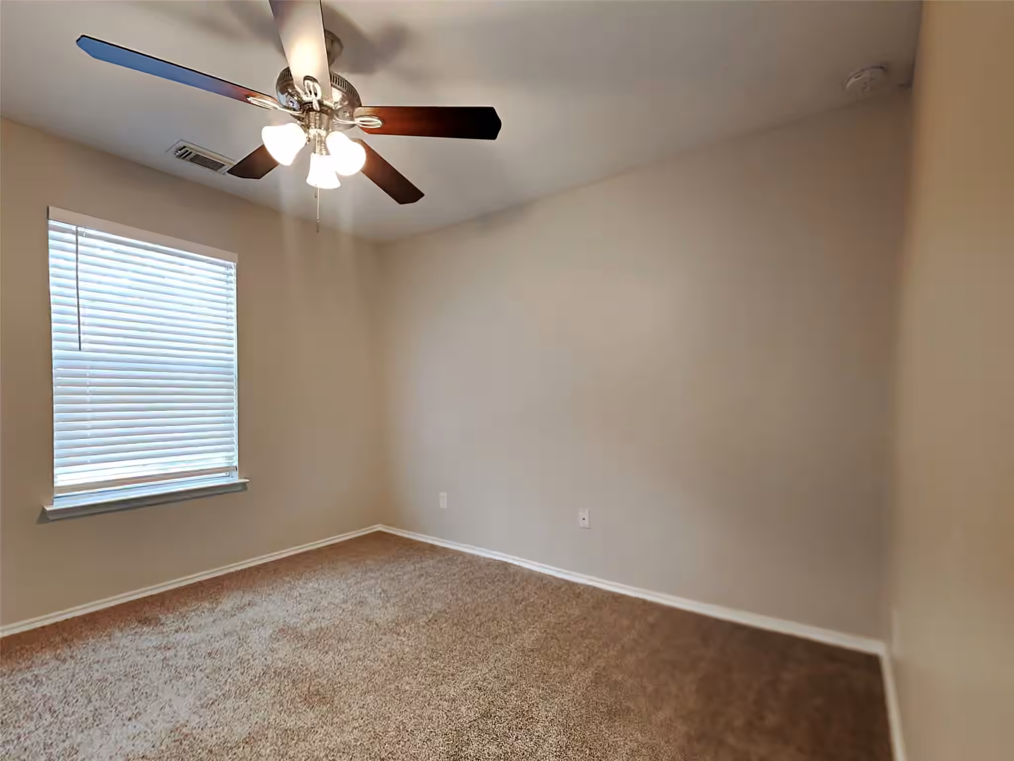 Photo 5 of 427 Remington Creek Drive, Houston, TX