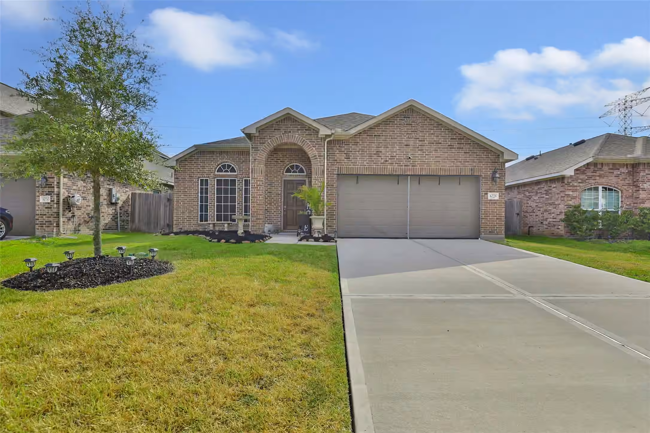 Photo 2 of 8026 Brooks Crossing Drive, Baytown, TX