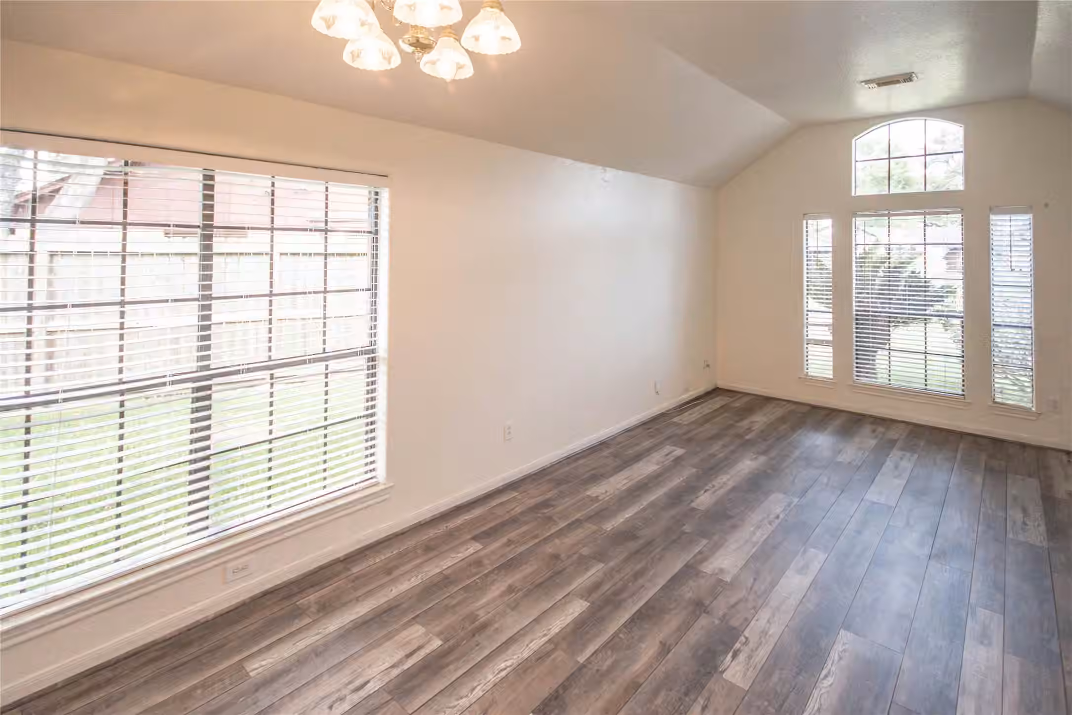 Photo 5 of 1208 Parkwest Street, Texas City, TX