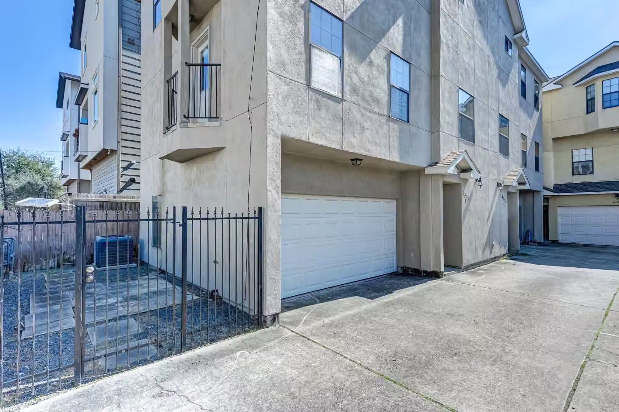 Photo 3 of 4323 Marina Street A, Houston, TX