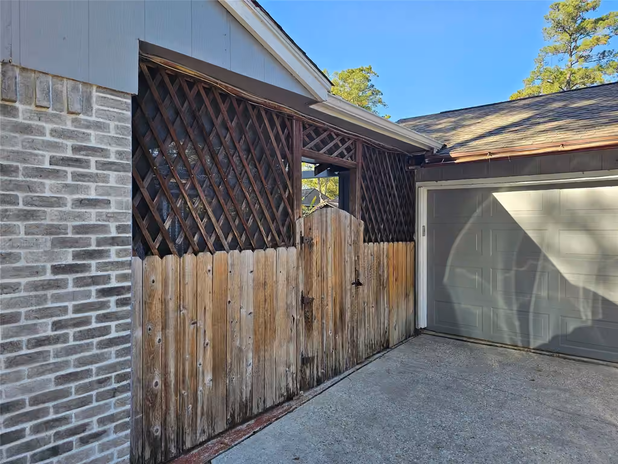 Photo 2 of 14822 Cedar Point Drive, Houston, TX