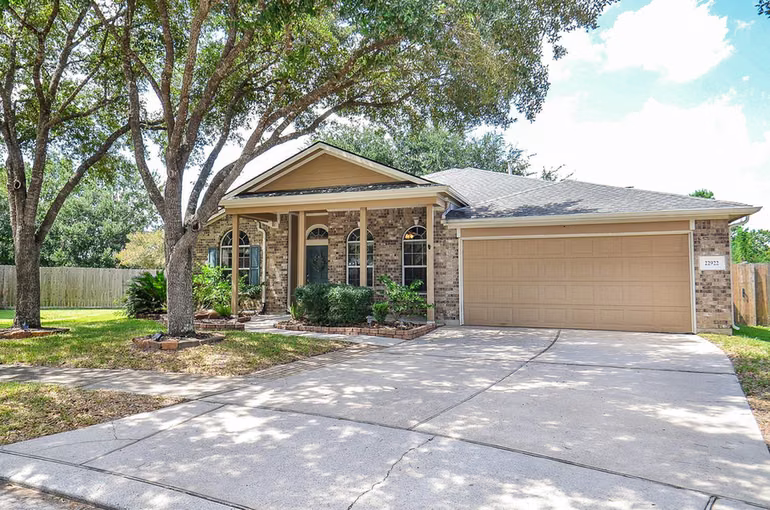 Photo 3 of 22922 Antiqua Estates Court, Conroe, TX