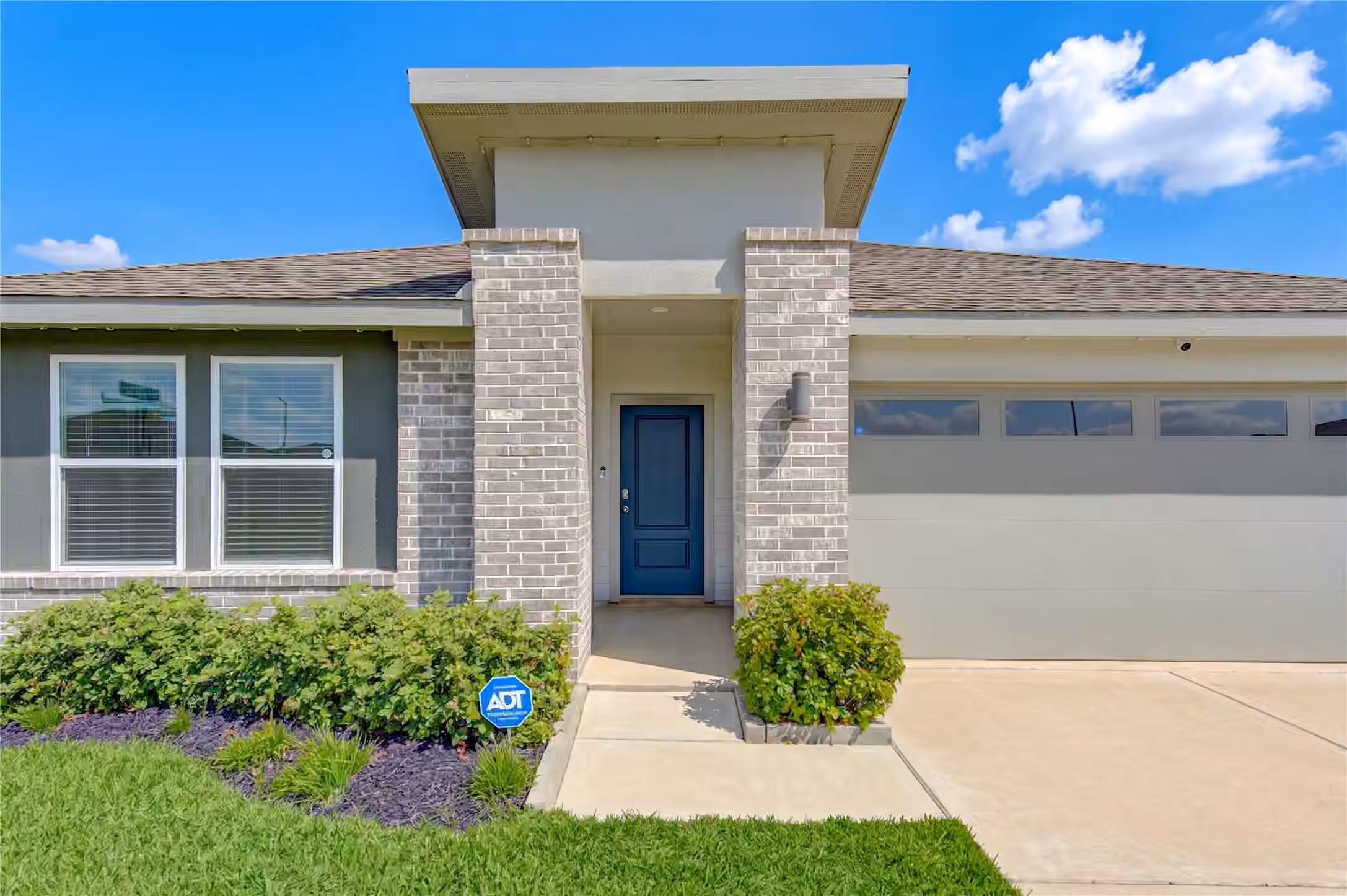 Photo of 7707 Golden Rubia Lane, Rosharon, TX 77583