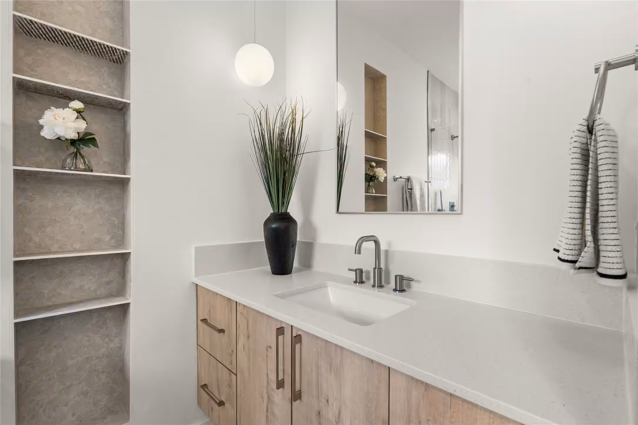 Photo 5 of 603 Skyland Terrace Way, Houston, TX