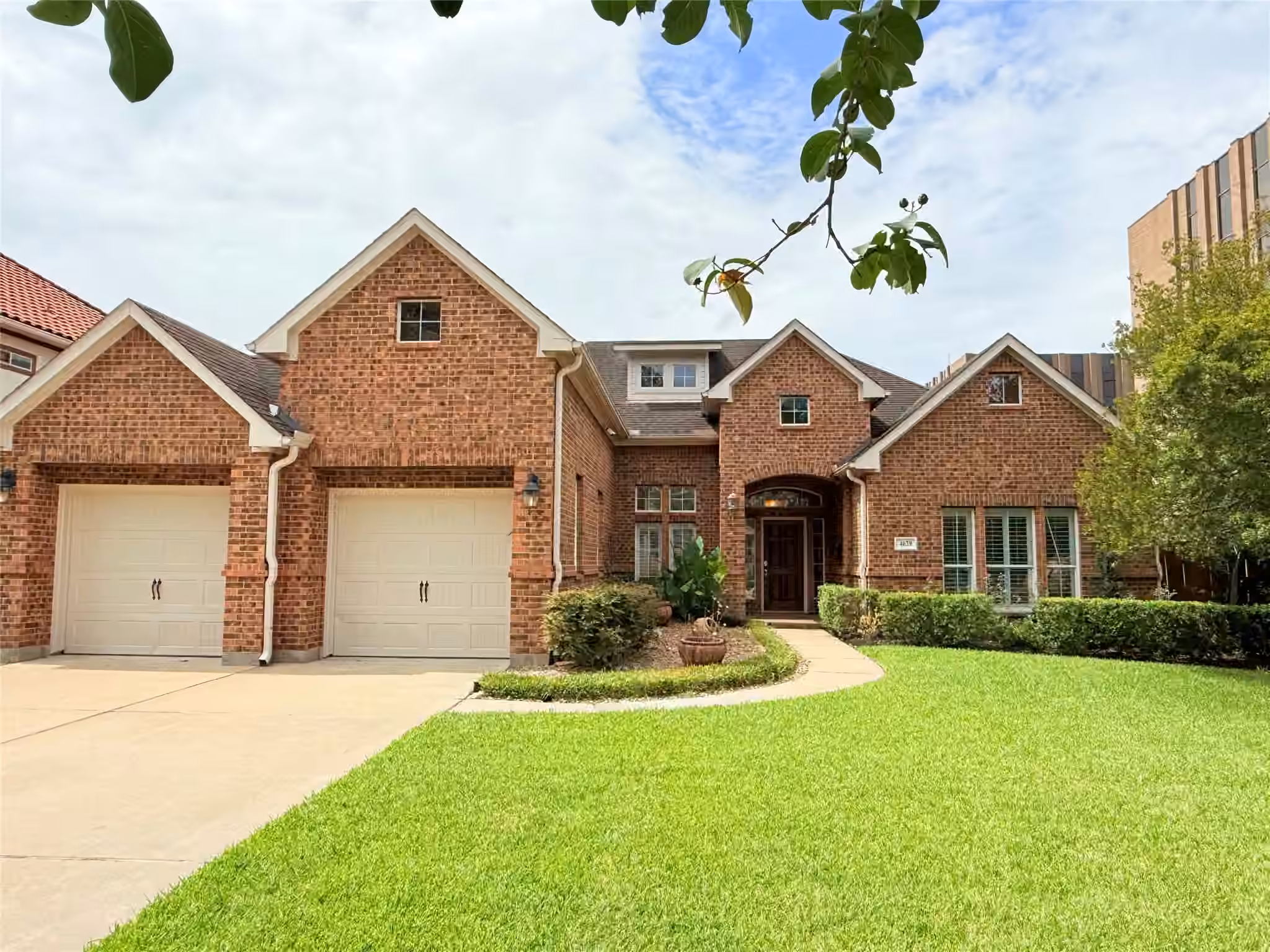 Photo 3 of 4629 Oakdale Street, Bellaire, TX