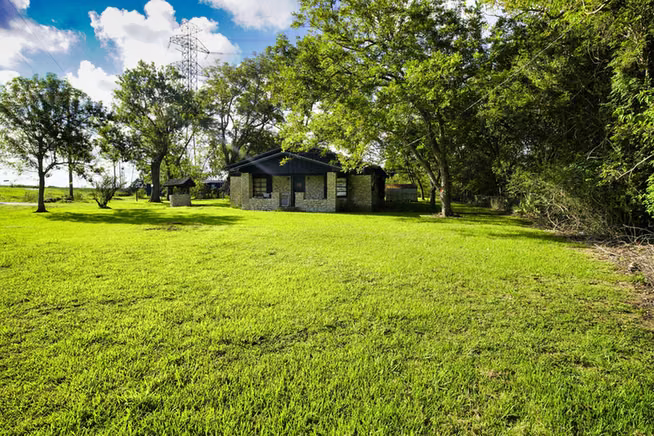 Photo of 1203 County Road 677, Brazoria, TX
