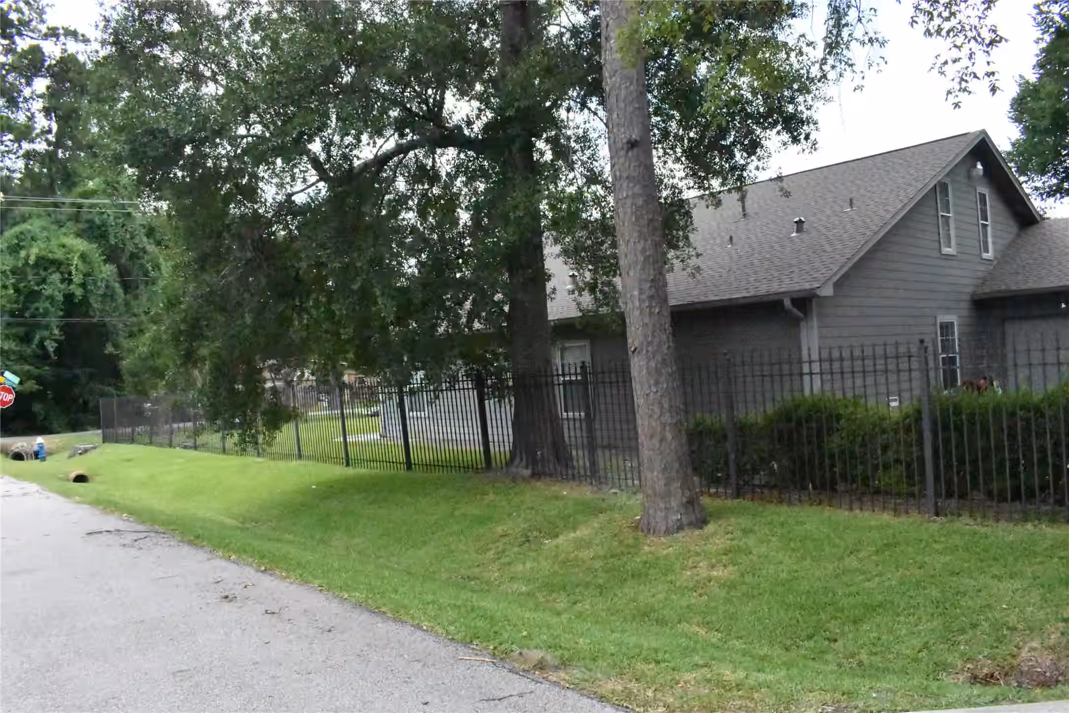 Photo 2 of 8535 Parkette Drive, Houston, TX