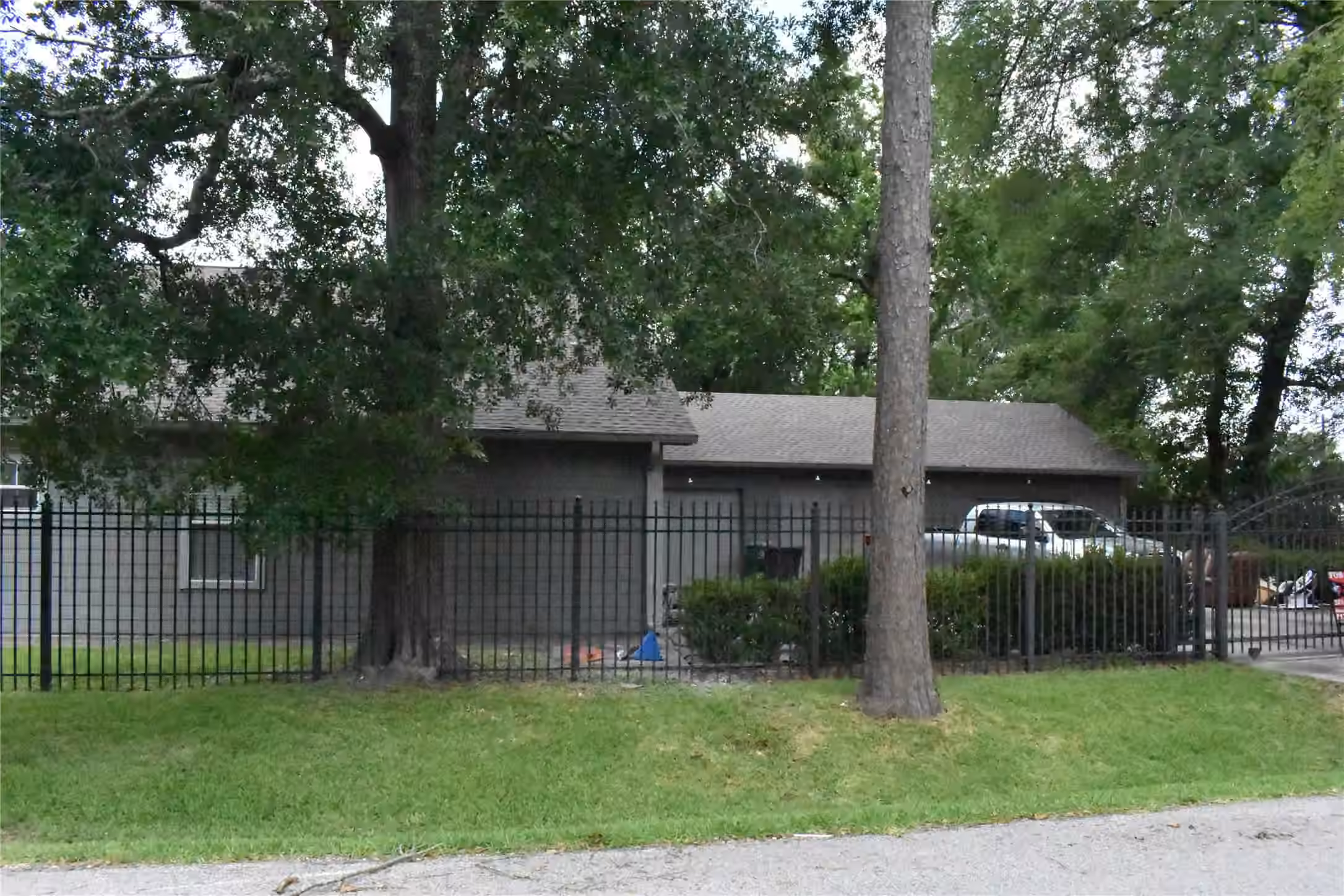 Photo 3 of 8535 Parkette Drive, Houston, TX