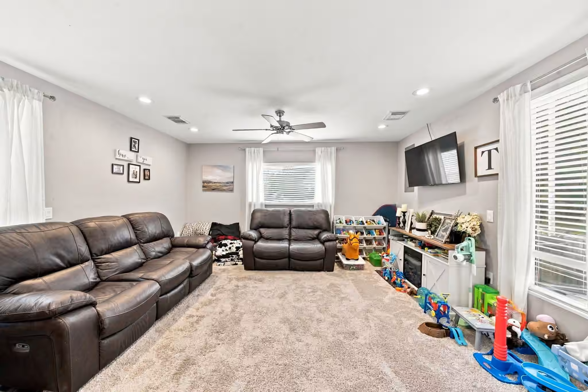 Photo 2 of 16714 E Forrestal, Montgomery, TX