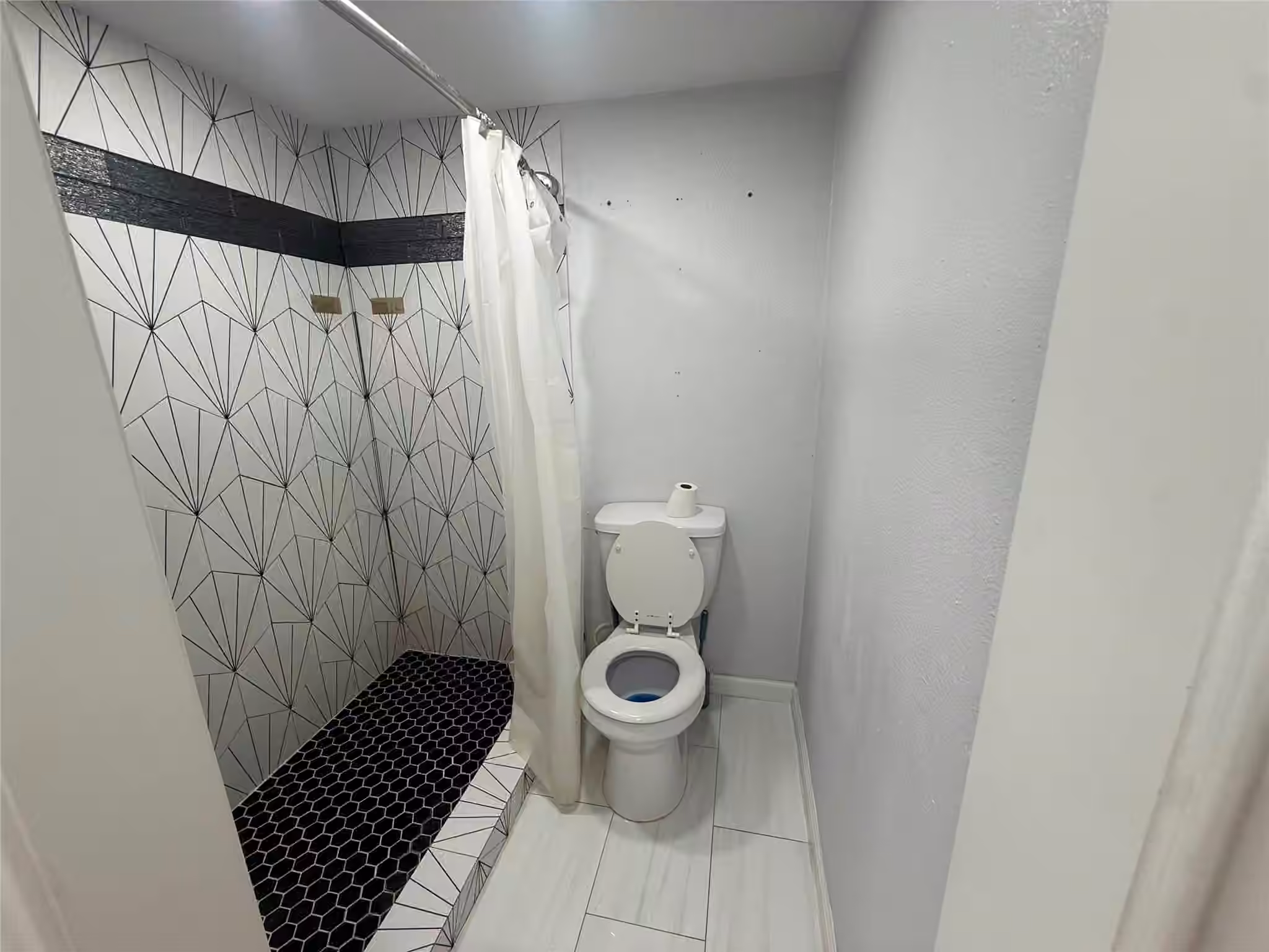 Photo 7 of 9314 Westwood Village Drive 24, Houston, TX