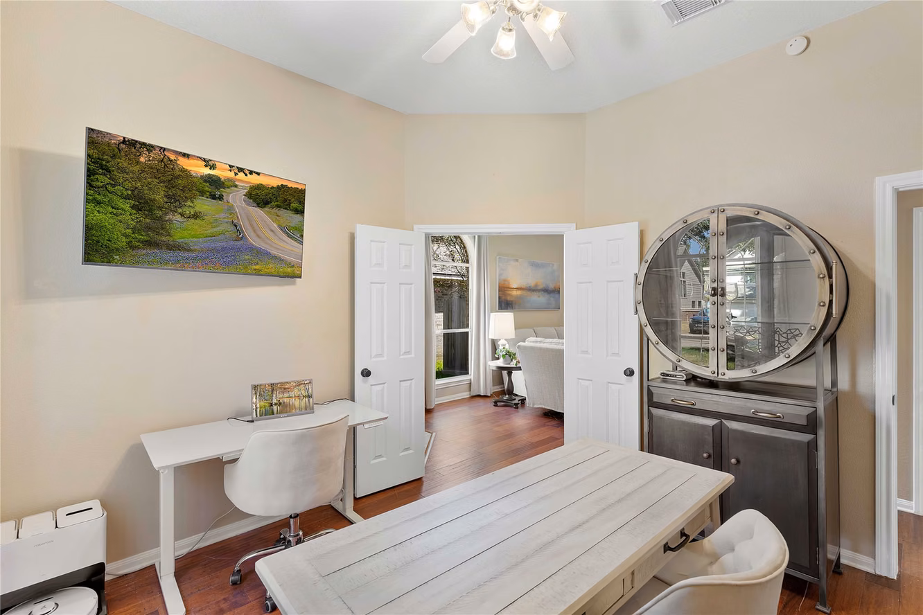 Photo 6 of 12506 Lakeview Drive, Montgomery, TX