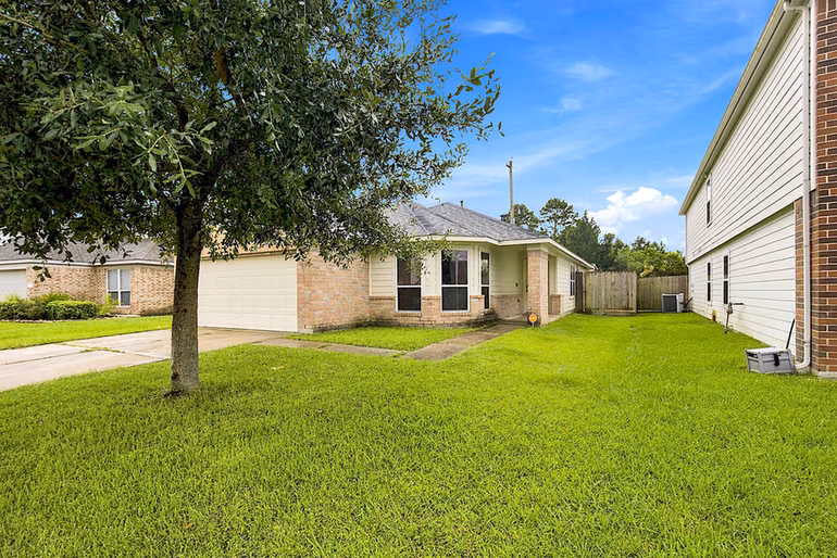 Photo 2 of 5710 Turmeric Drive, Baytown, TX