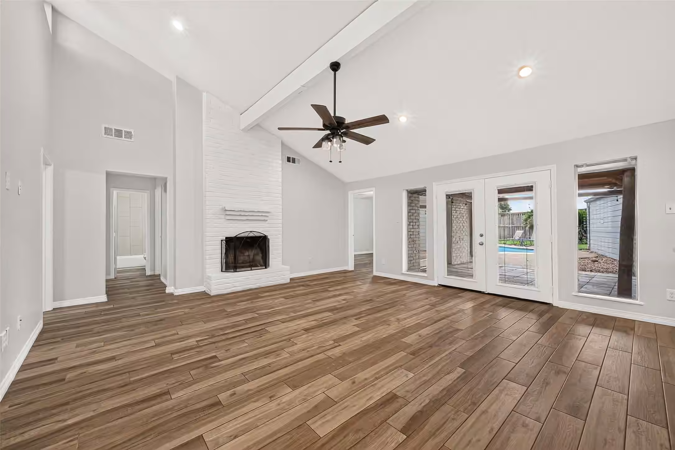 Photo 3 of 4711 Eagle Trail Drive, Houston, TX