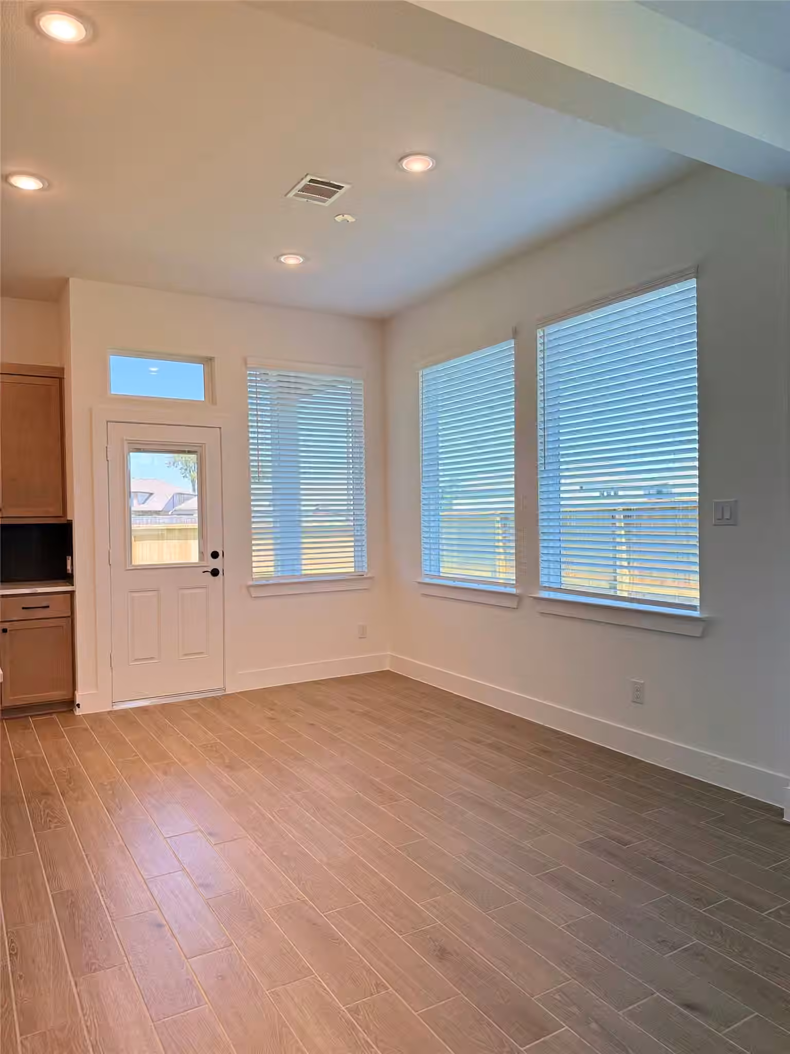Photo 5 of 9402 Autumn Vale Drive, Missouri City, TX