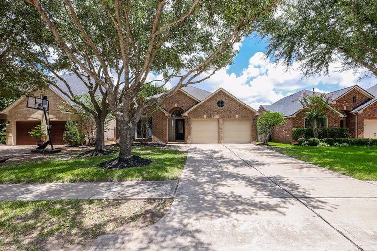 Photo 2 of 2919 Chalet Knolls Lane, Katy, TX
