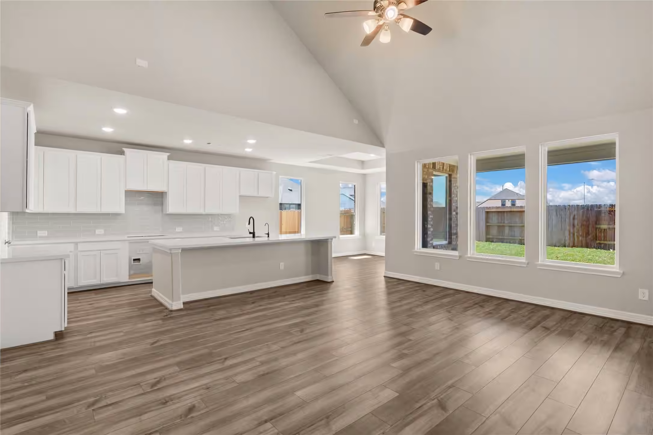 Photo 7 of 14902 Buffalo Head Street, Mont Belvieu, TX