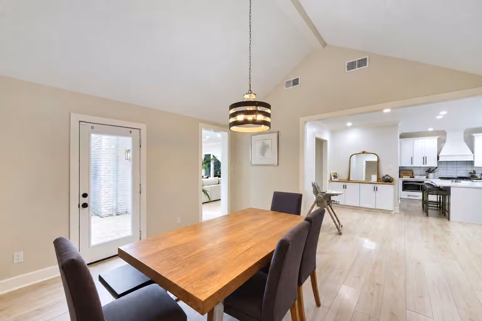 Photo 7 of 1022 Crossroads Drive, Houston, TX