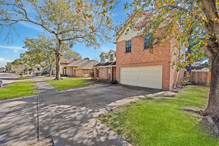 Photo of 11123 Gatesden Drive, Tomball, TX 77377