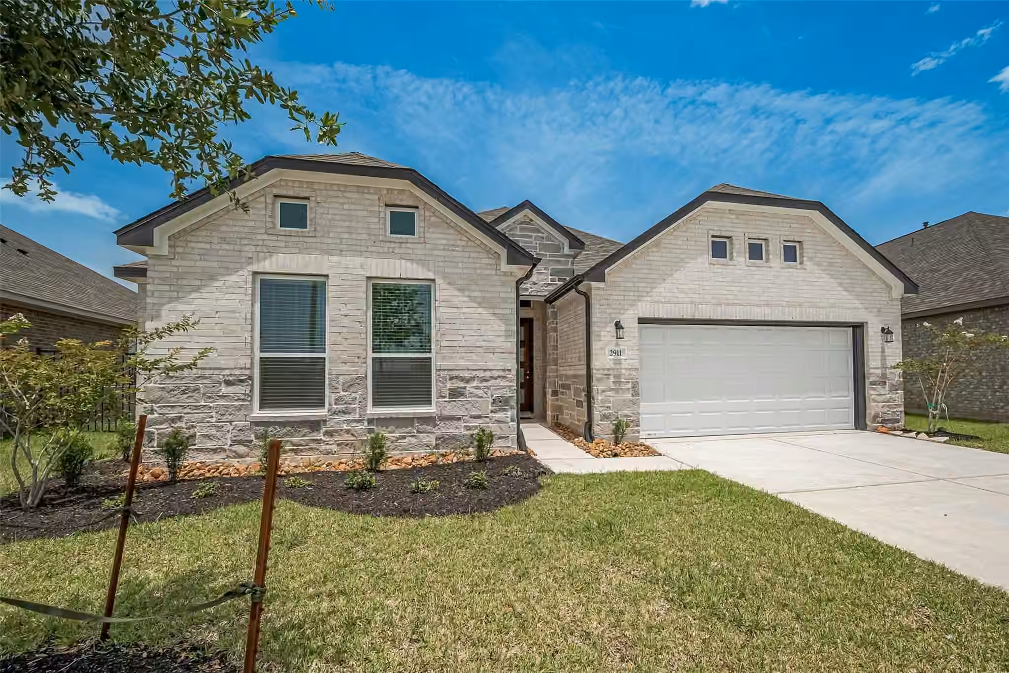 Photo 3 of 2911 Golden Isle Drive, Texas City, TX