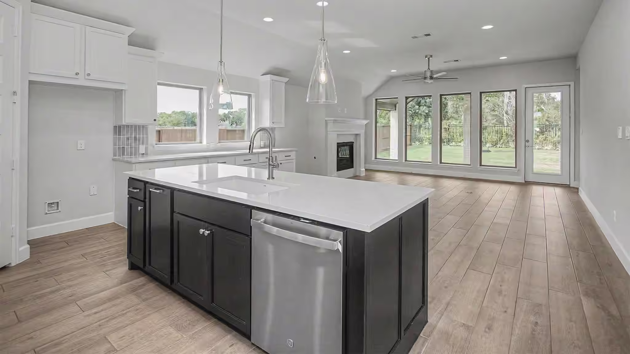 Photo 5 of 5727 Bobwhite Trail, Manvel, TX