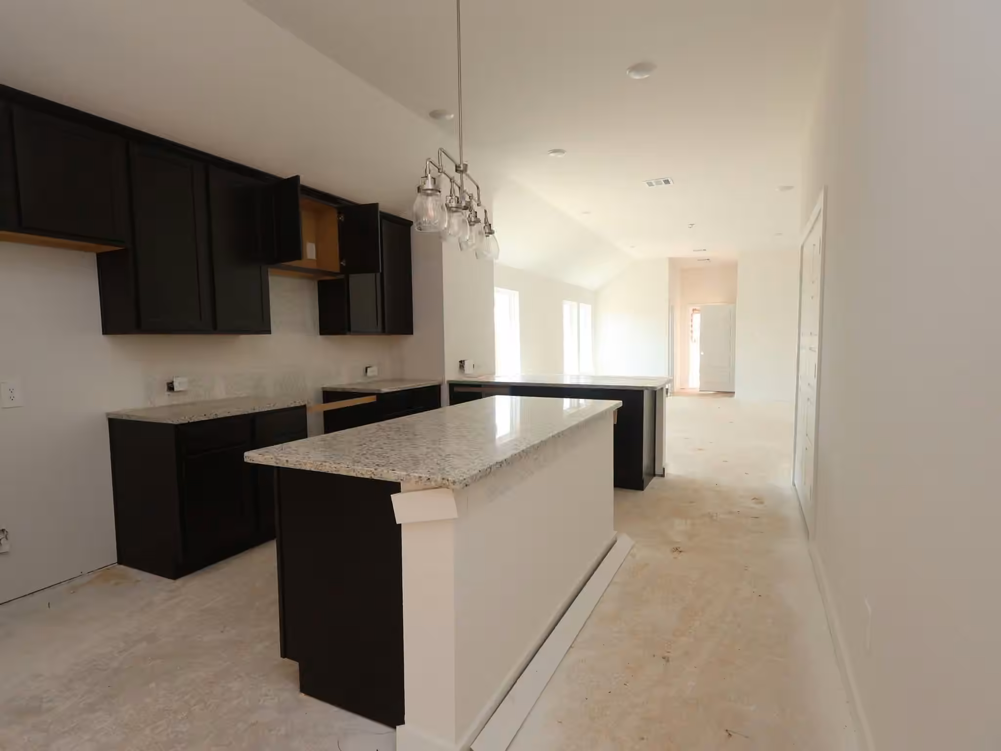 Photo 3 of 10547 Annex Avenue, Montgomery, TX