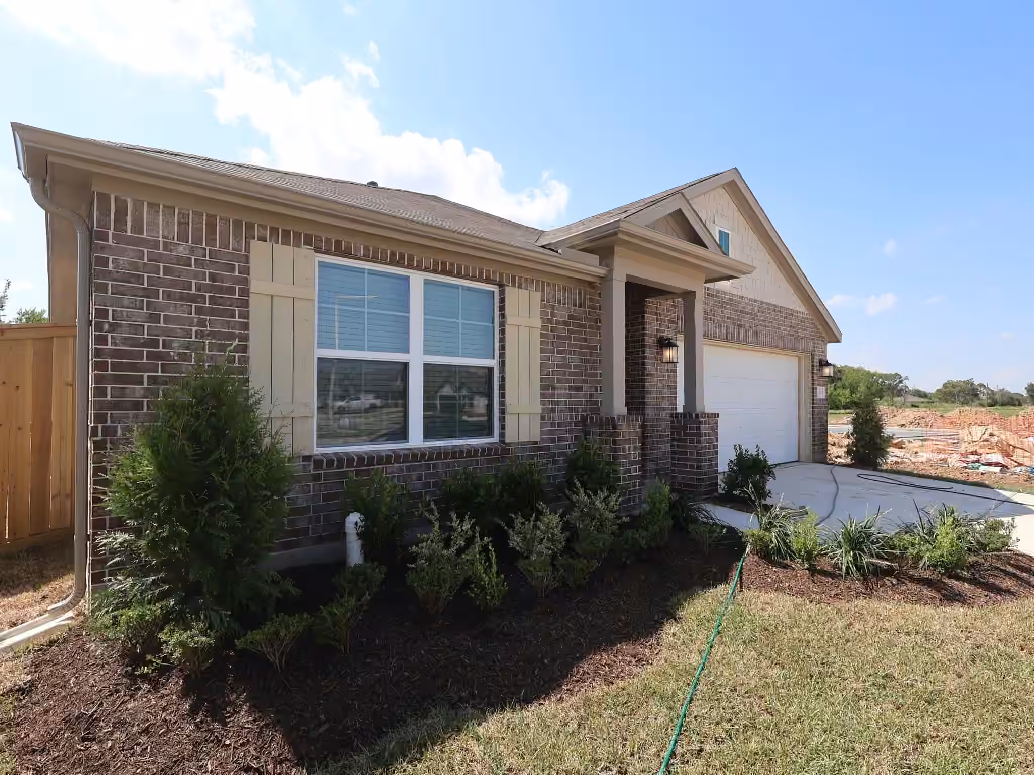 Photo 2 of 1122 Radiant Avenue, La Marque, TX