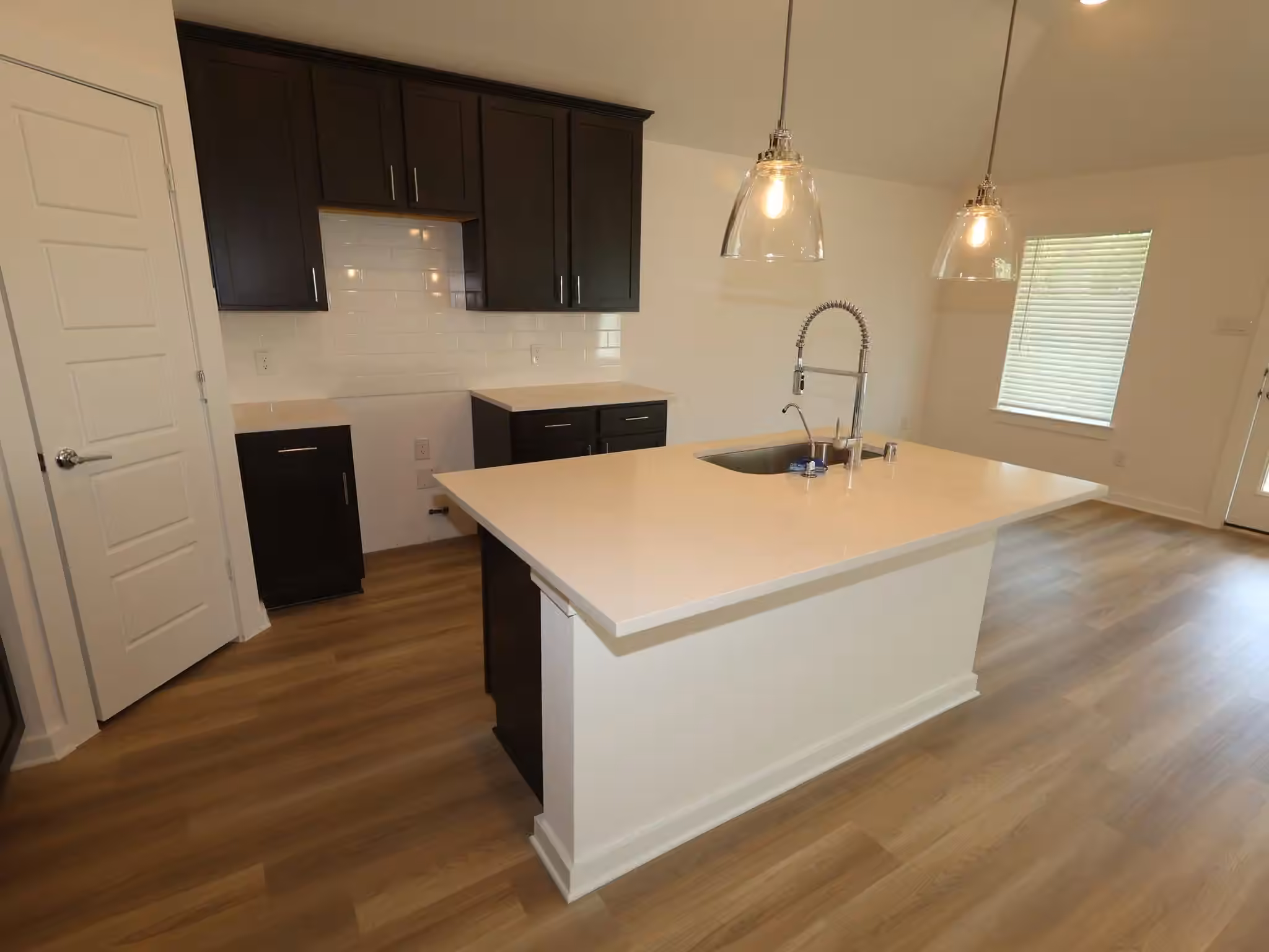 Photo 5 of 1122 Radiant Avenue, La Marque, TX