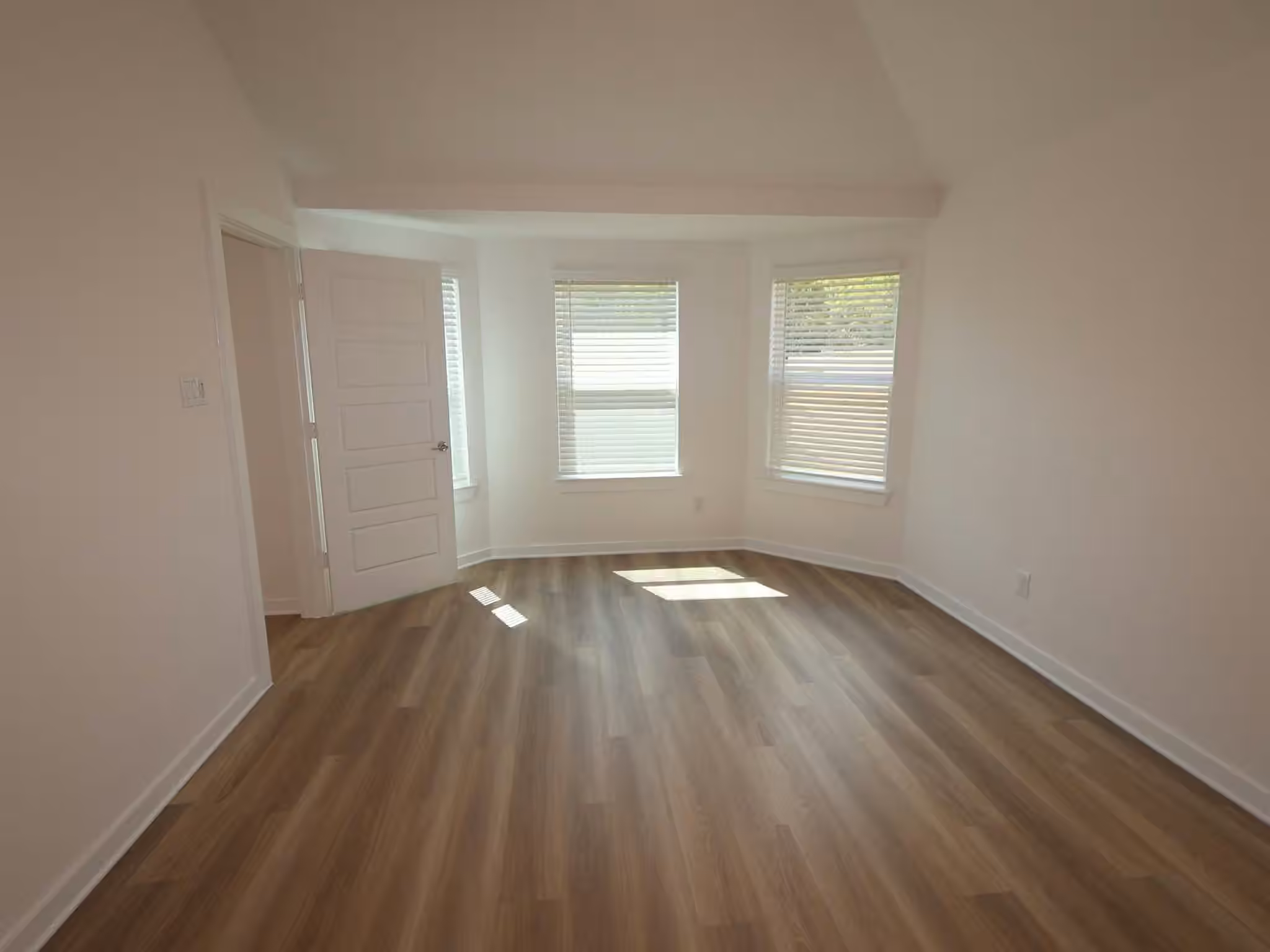 Photo 7 of 1122 Radiant Avenue, La Marque, TX