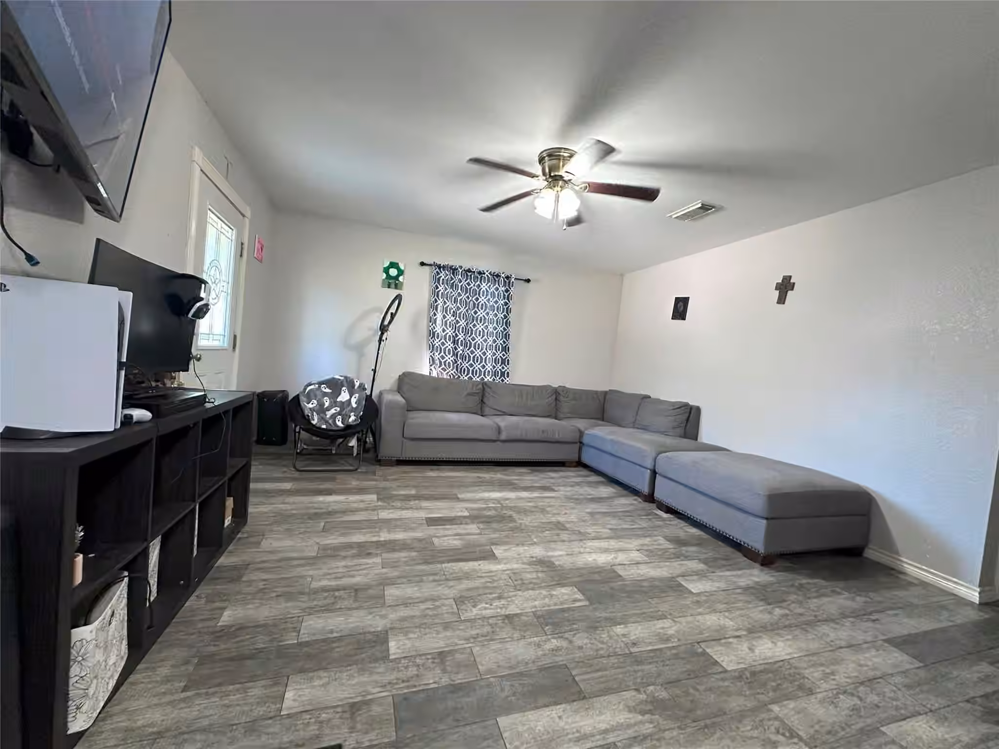 Photo 3 of 1313 Muncy Street, El Campo, TX