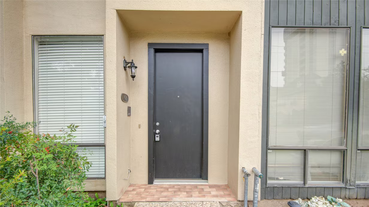 Photo 4 of 1112 Bering Drive 68, Houston, TX