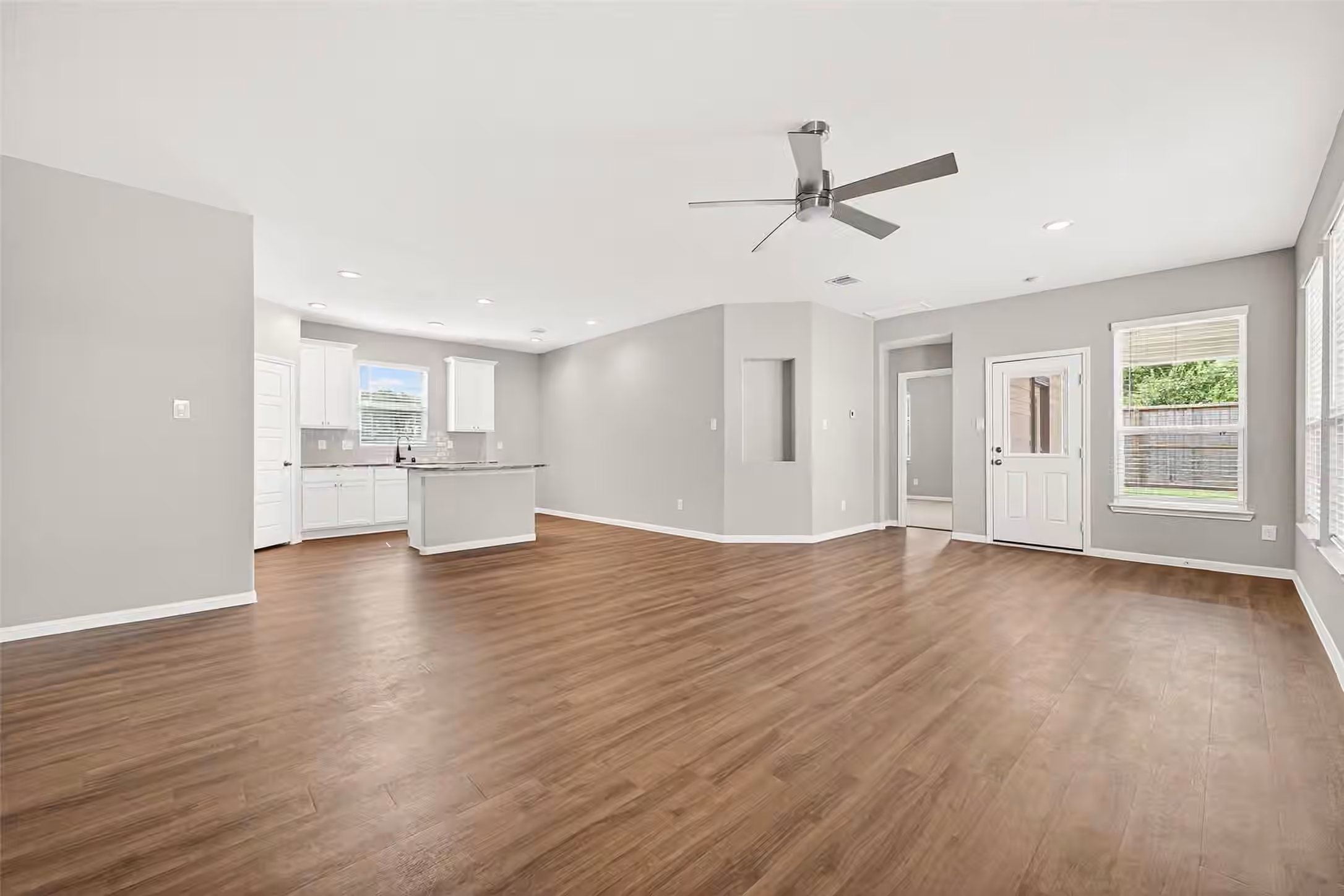 Photo 4 of 217 Green Jupiter Way, Brookshire, TX