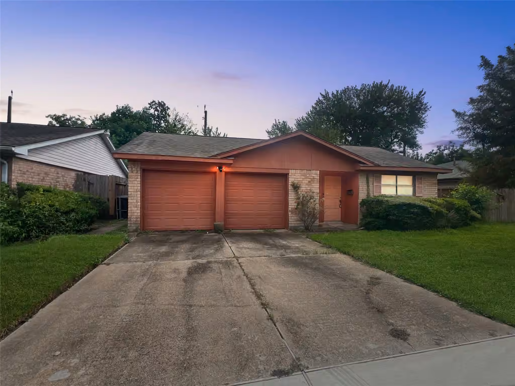 Photo 2 of 5410 Bungalow Lane, Houston, TX