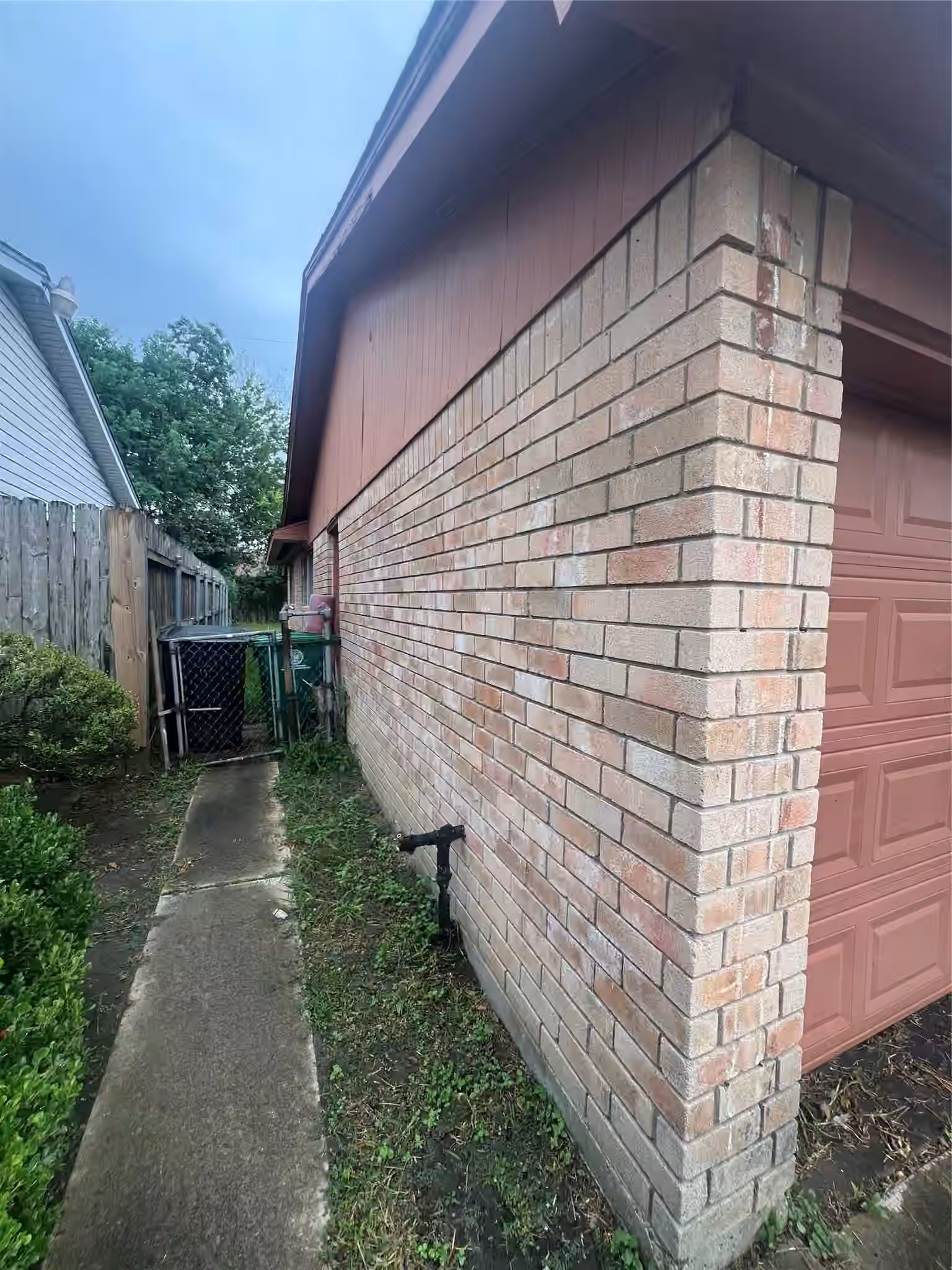 Photo 3 of 5410 Bungalow Lane, Houston, TX