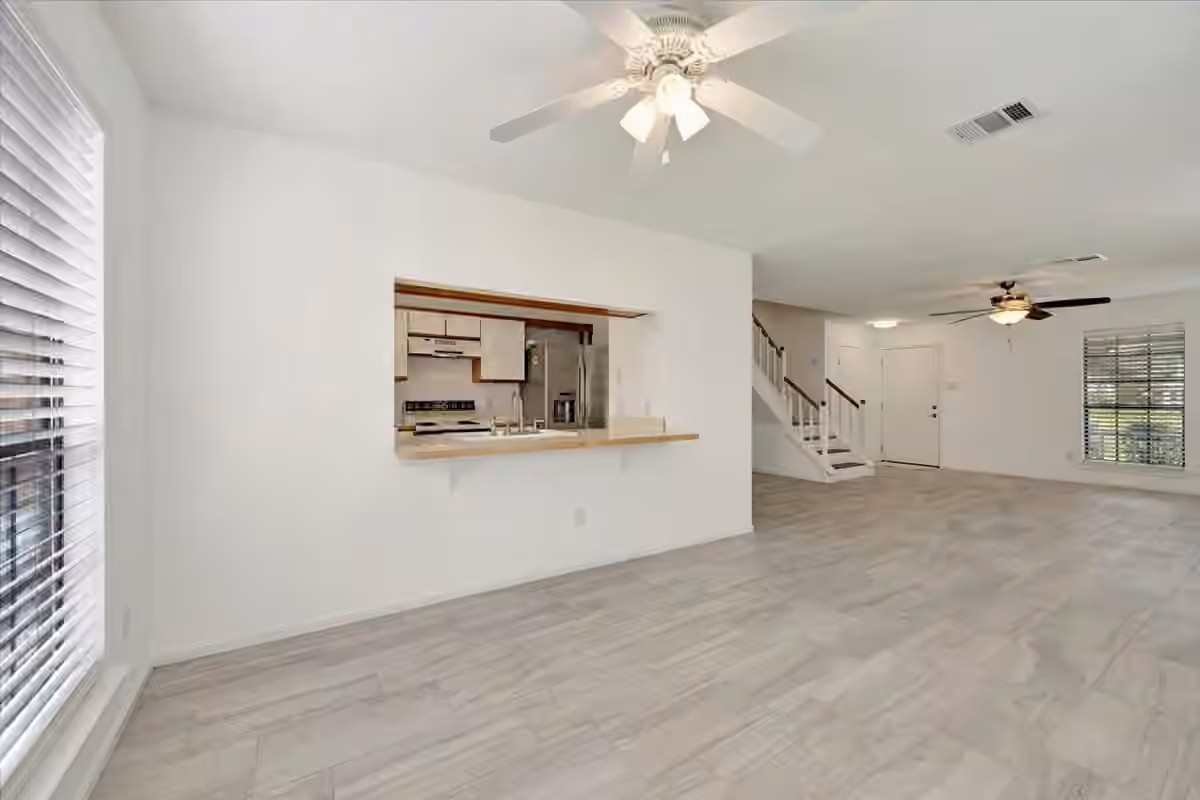 Photo 3 of 17287 Saturn Lane, Houston, TX