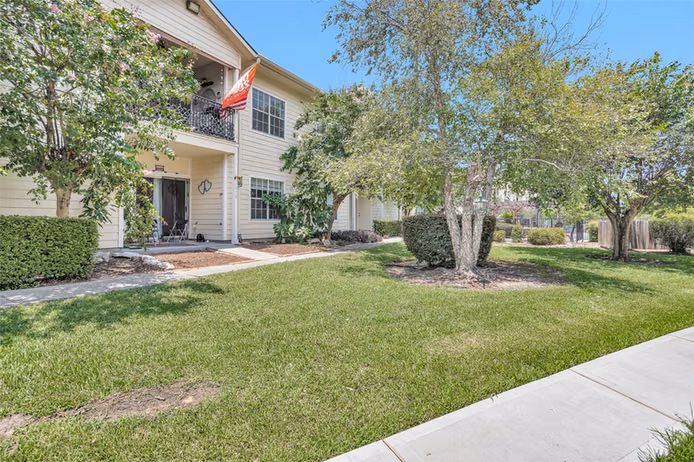 Photo 2 of 12565 Melville Drive 122, Montgomery, TX