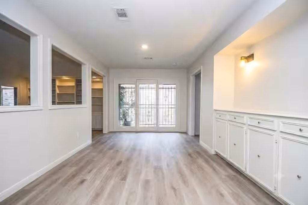 Photo 2 of 7815 Hummingbird Street, Houston, TX