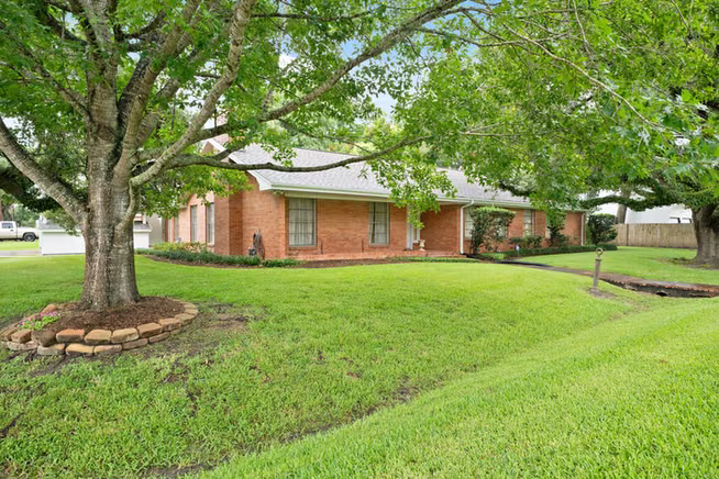 Photo of 303 S Jackson Street, Alvin, TX 77511