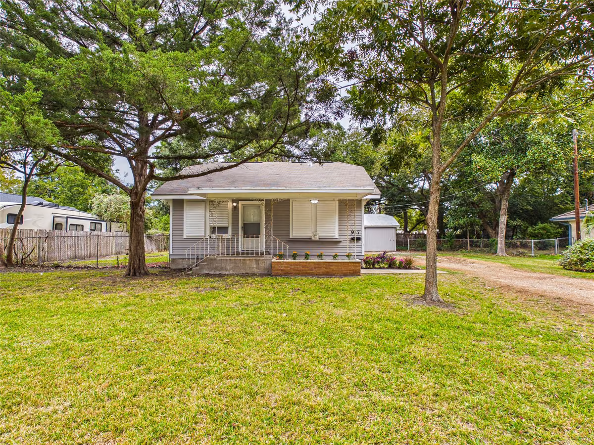 Photo of 917 Laurel Street, La Marque, TX 77568