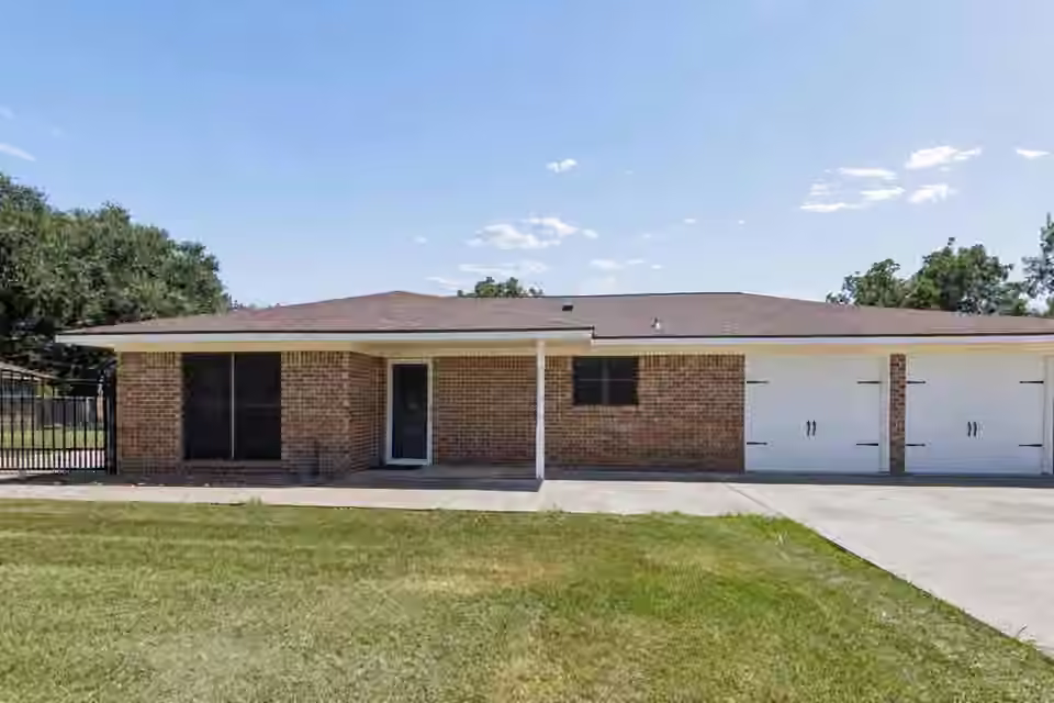 Photo of 1534 Sterling Drive, Baytown, TX 77523