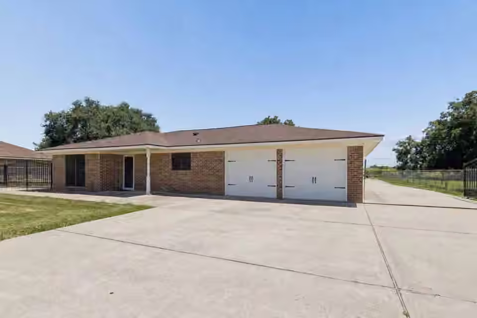 Photo 4 of 1534 Sterling Drive, Baytown, TX