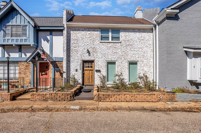 Photo of 1223 Saxony Lane, Houston, TX
