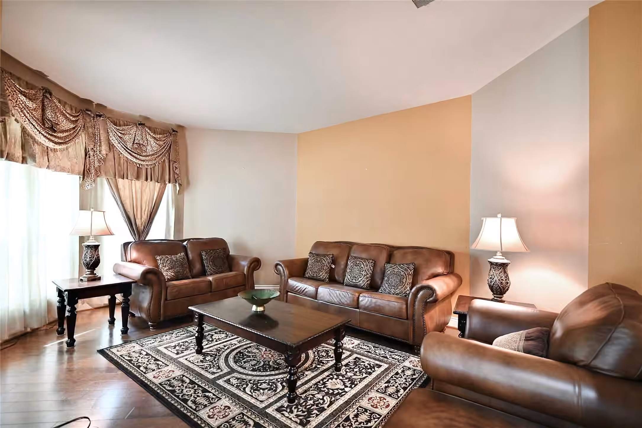 Photo 4 of 7611 Herndon Place, Sugar Land, TX