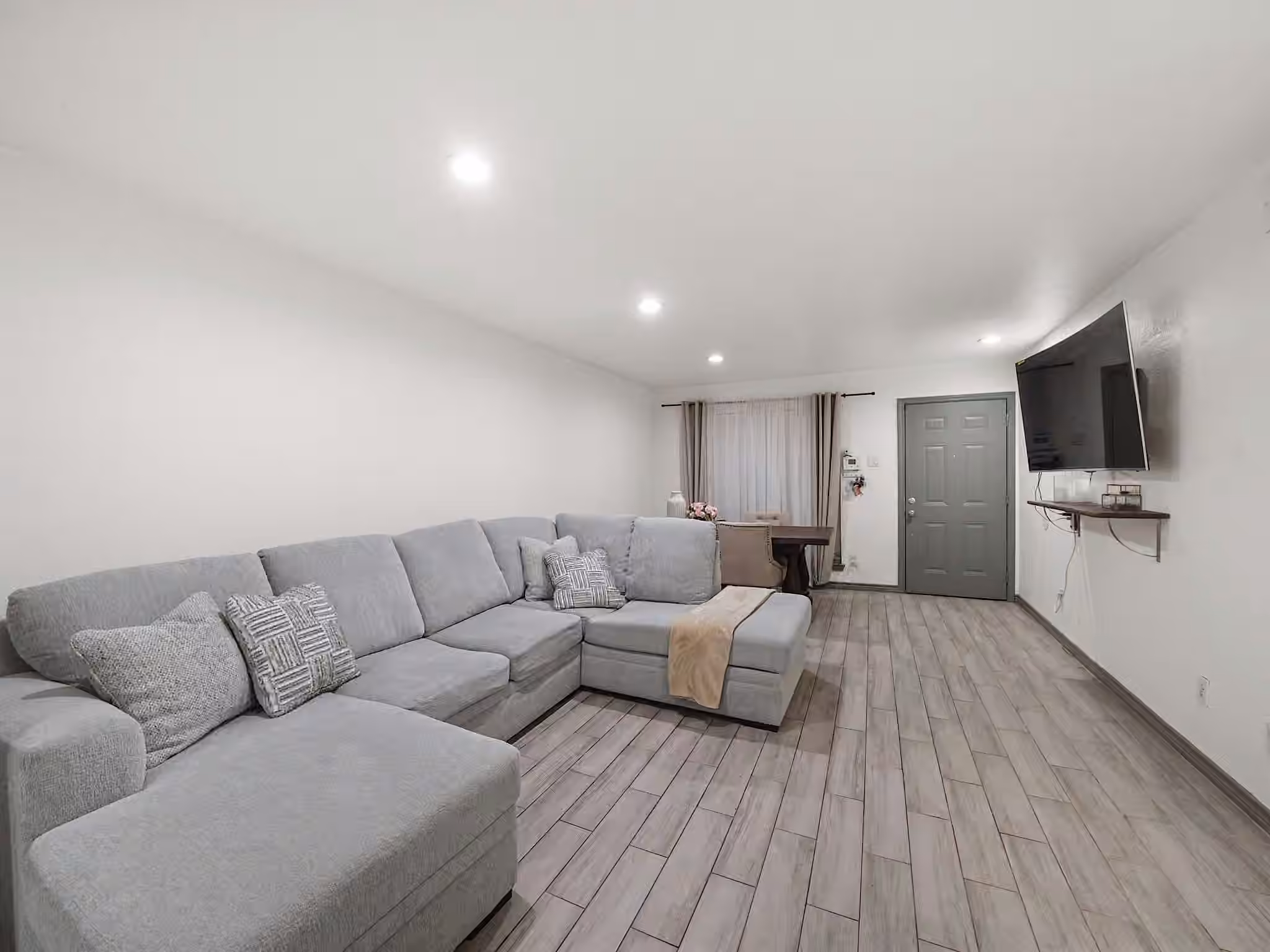 Photo 3 of 9616 Long Point Road 47, Houston, TX