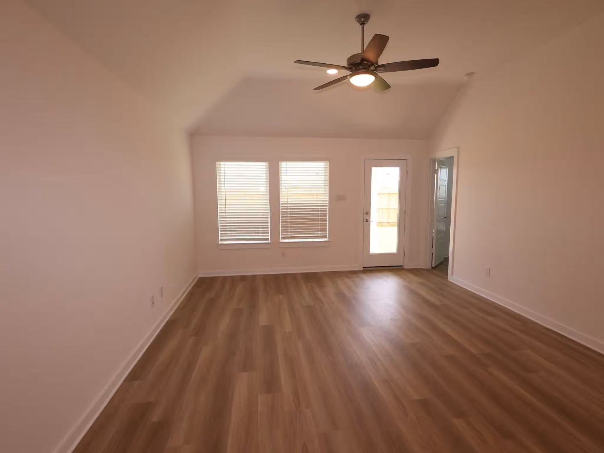 Photo 6 of 1058 Garnet Star Drive, La Marque, TX