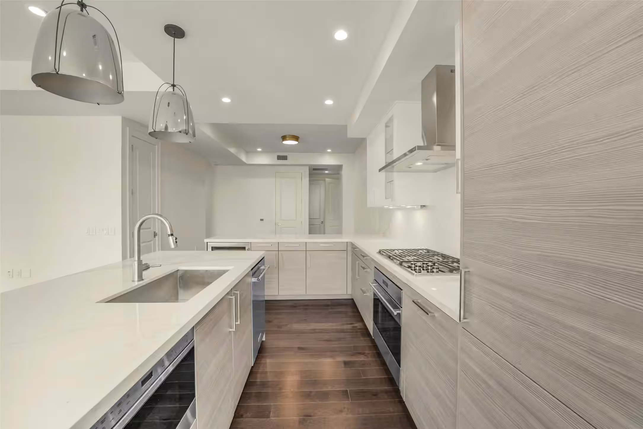 Photo 4 of 2047 Westcreek Lane 302, Houston, TX