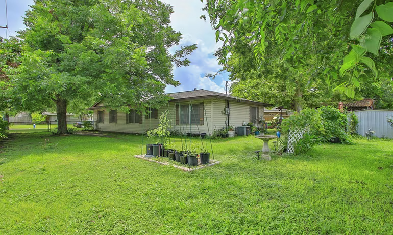 Photo 4 of 8502 Friendship Road, Houston, TX