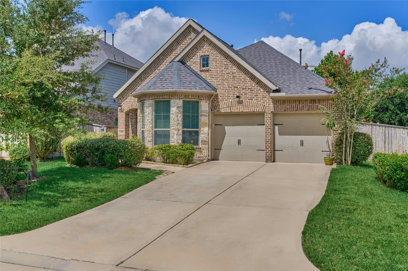 Photo of 233 N Carson Cub Court, Montgomery, TX 77316